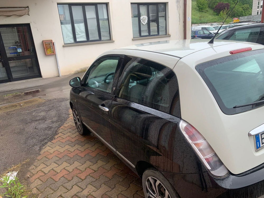 Lancia Ypsilon 1.2 69 CV Unyca del 2011 usata a Terranuova Bracciolini (3)