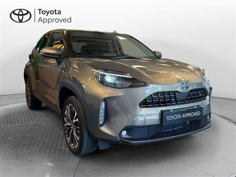 Toyota Yaris Cross 1.5 Hybrid 5p. E-CVT Lounge del 2022 usata a Catanzaro (3)