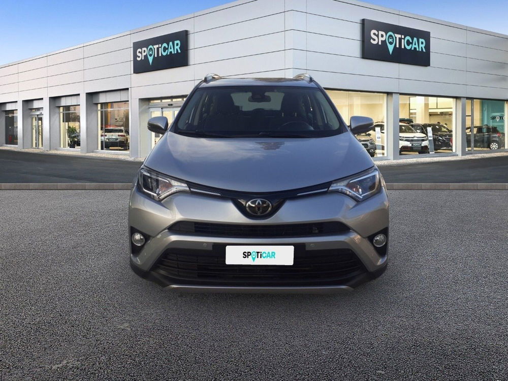 Toyota Rav4 D-4D 2WD Active  del 2018 usata a Giulianova (2)