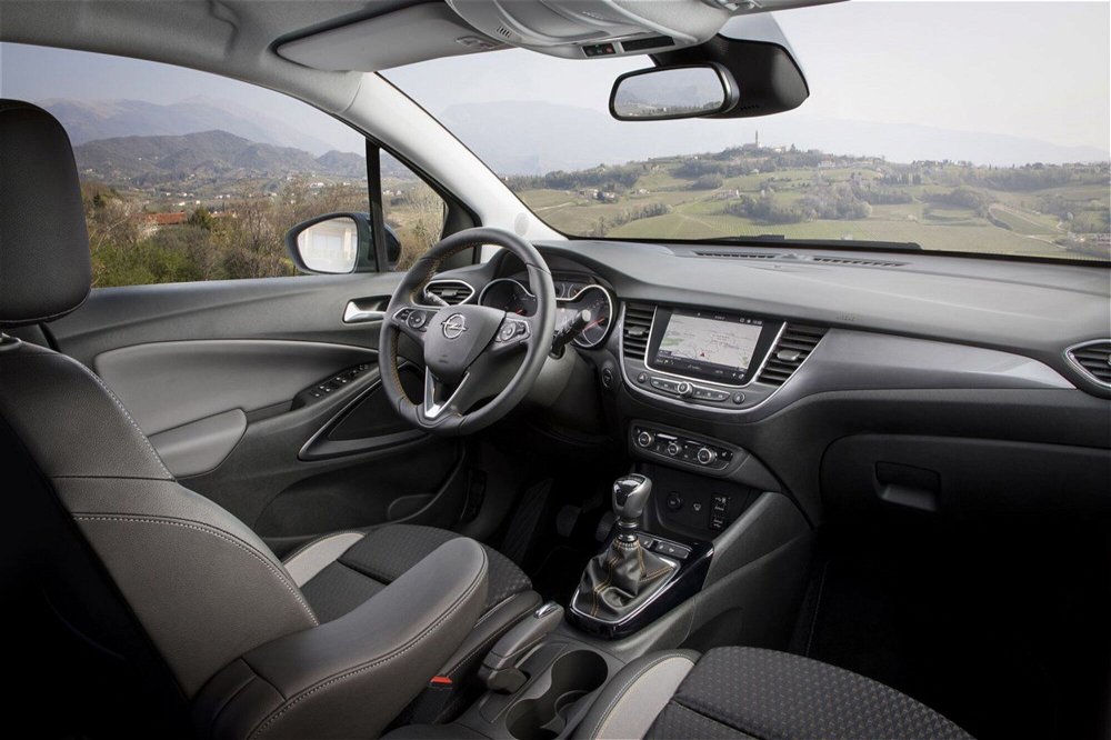 Opel Crossland X 1.5 ECOTEC D 102 CV Start&Stop Innovation  del 2020 usata a Giulianova (5)