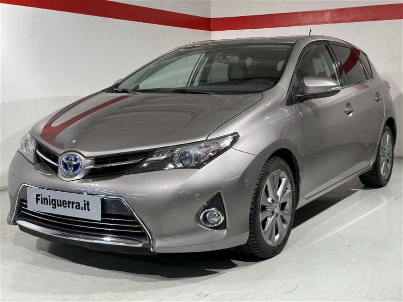 Toyota Auris 1.8 Hybrid Lounge  del 2014 usata a Civate
