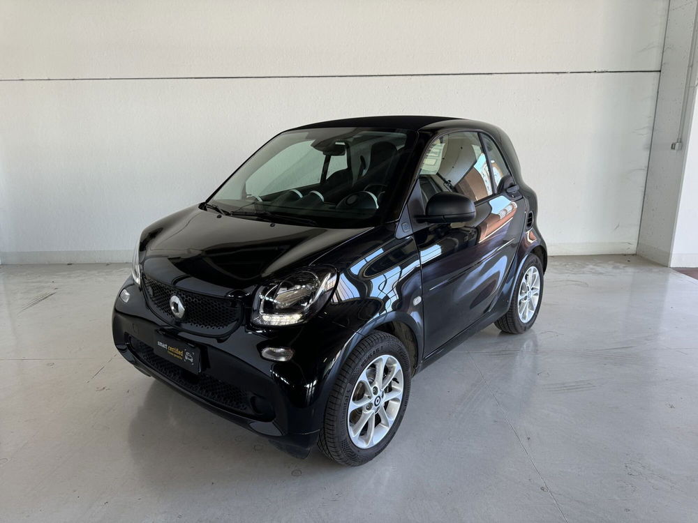 smart Fortwo Fortwo eq Passion 4,6kW del 2019 usata a Milano (2)