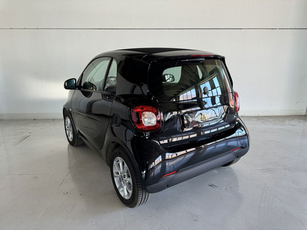 smart Fortwo Fortwo eq Passion 4,6kW del 2019 usata a Milano (4)