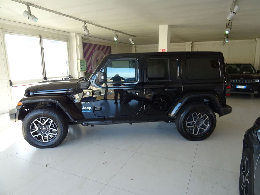 Jeep Wrangler Unlimited nuova a Lucca