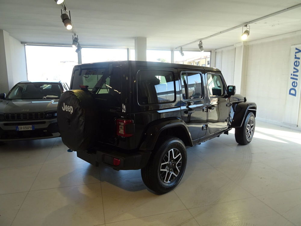 Jeep Wrangler Unlimited nuova a Lucca (5)