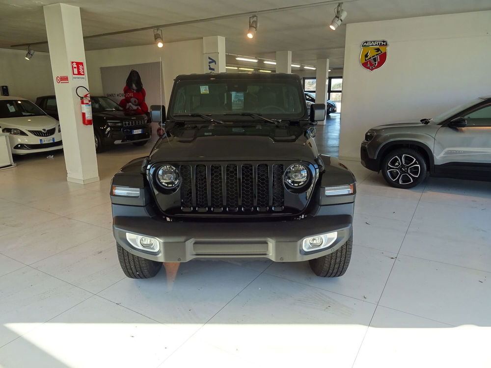 Jeep Wrangler Unlimited nuova a Lucca (8)