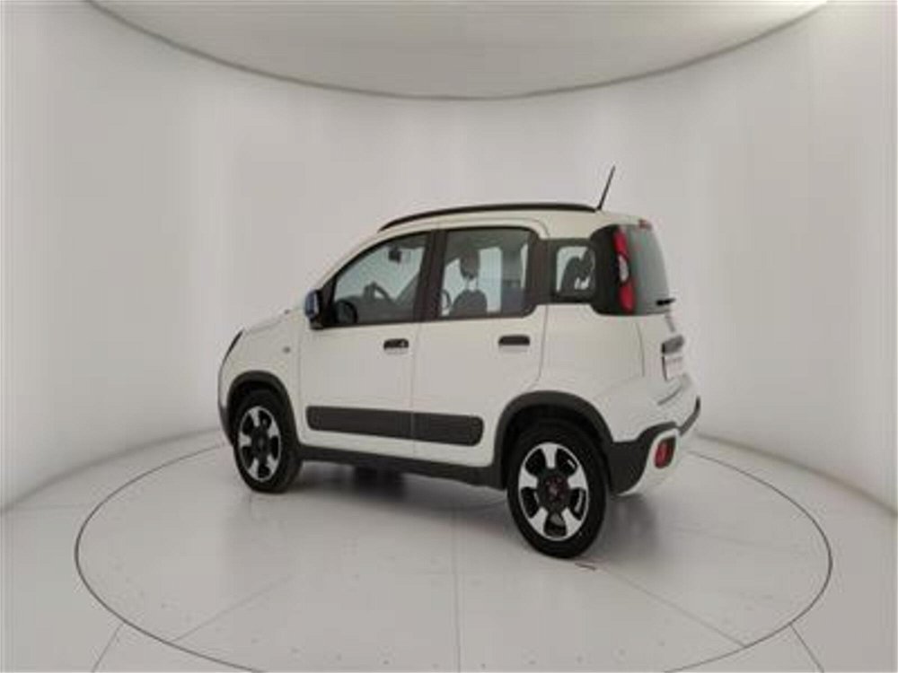 Fiat Panda Cross 1.0 firefly hybrid Cross s&s 70cv 5p.ti del 2021 usata a Bari (4)