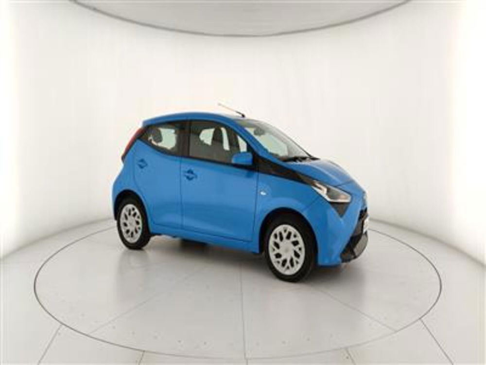 Toyota Aygo X usata a Bari (10)