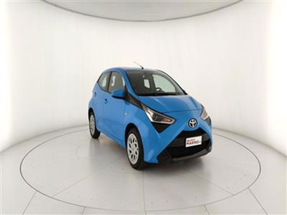 Toyota Aygo X usata a Bari (11)