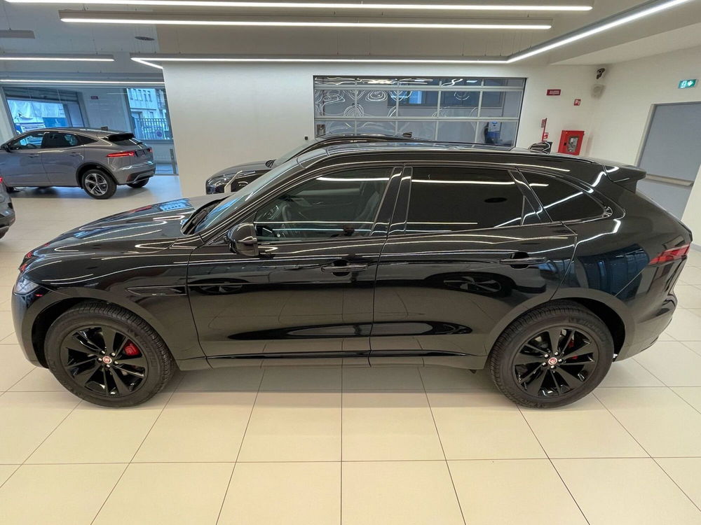 Jaguar F-Pace usata a Milano (13)