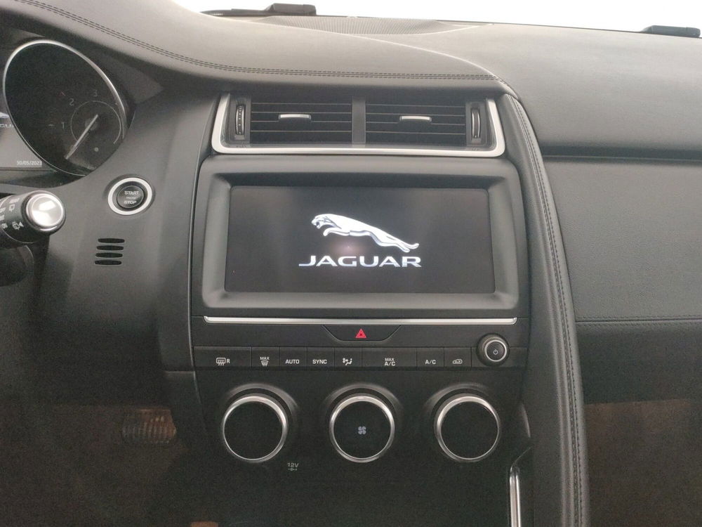 Jaguar E-Pace usata a Milano (16)