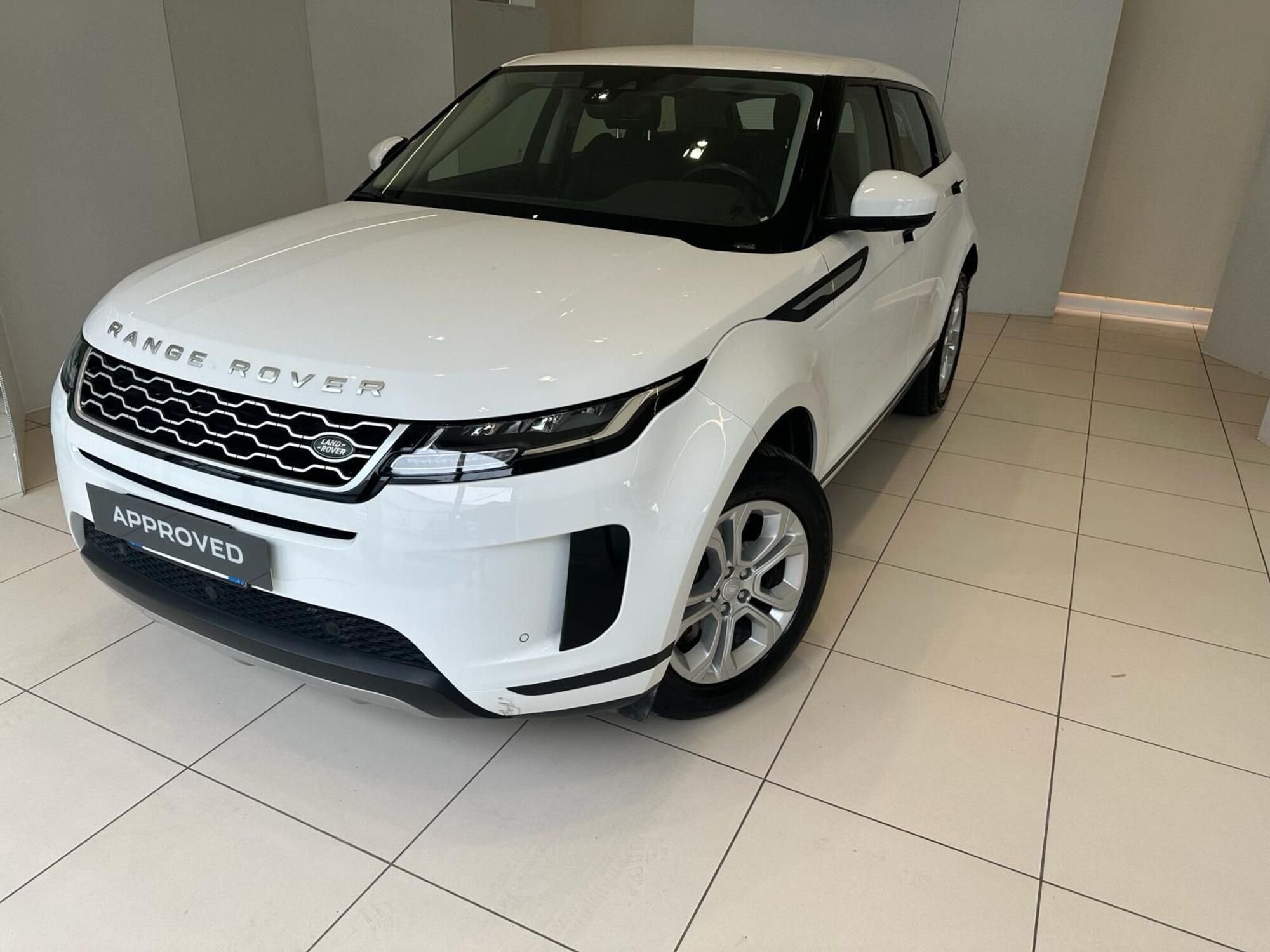 Land Rover Range Rover Evoque 2.0D I4-L.Flw 150 CV AWD Auto S del 2019 usata a Latina