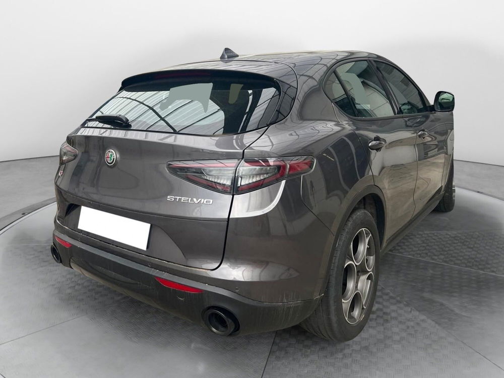 Alfa Romeo Stelvio usata a Milano (4)