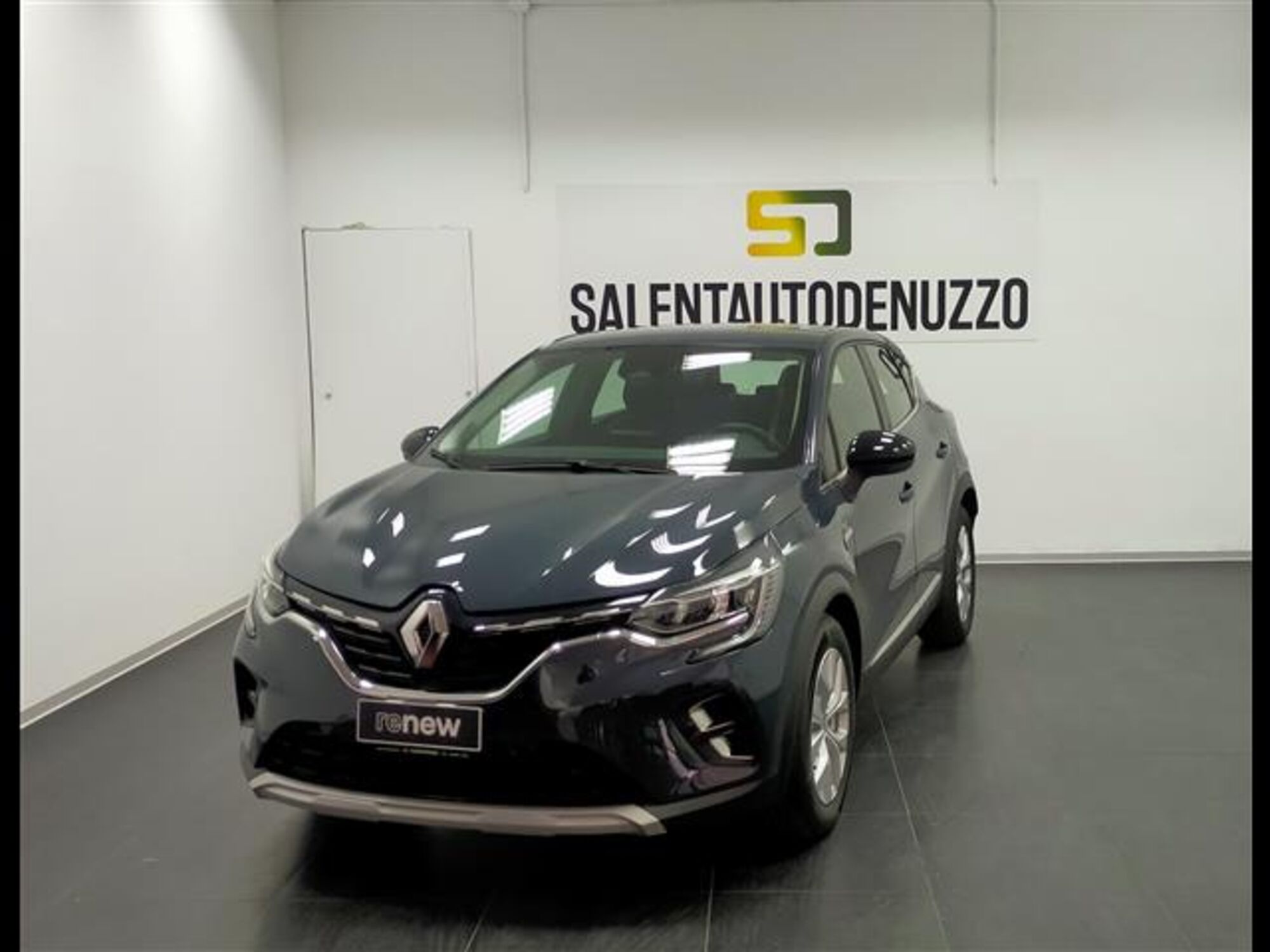 Renault Captur Plug-in Hybrid E-Tech 160 CV Intens  del 2020 usata a Lecce