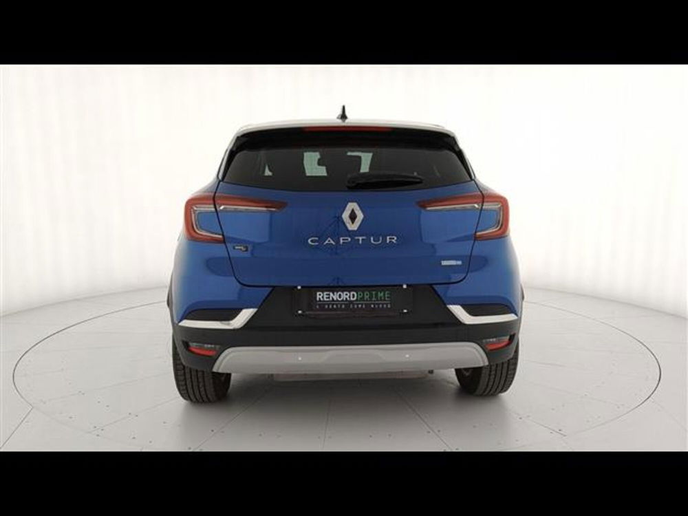 Renault Captur Plug-in Hybrid E-Tech 160 CV Intens  del 2021 usata a Sesto San Giovanni (4)