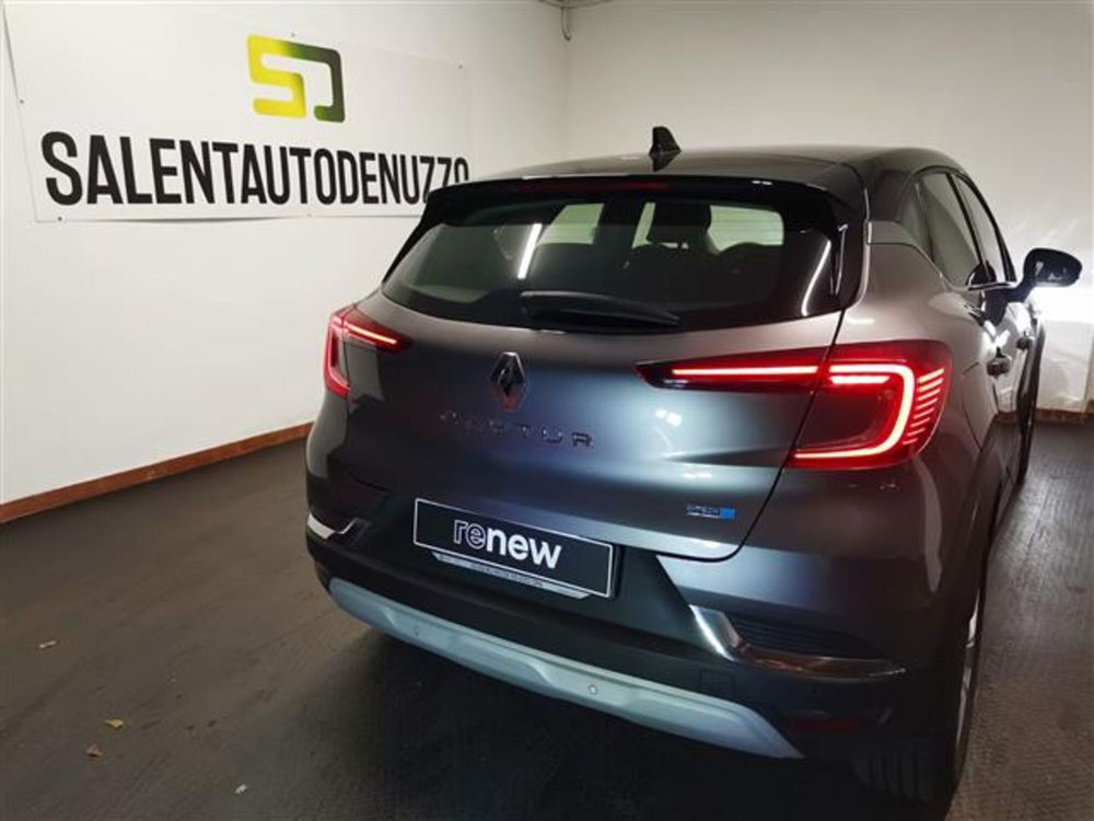 Renault Captur Plug-in Hybrid E-Tech 160 CV Intens  del 2020 usata a Lecce (3)