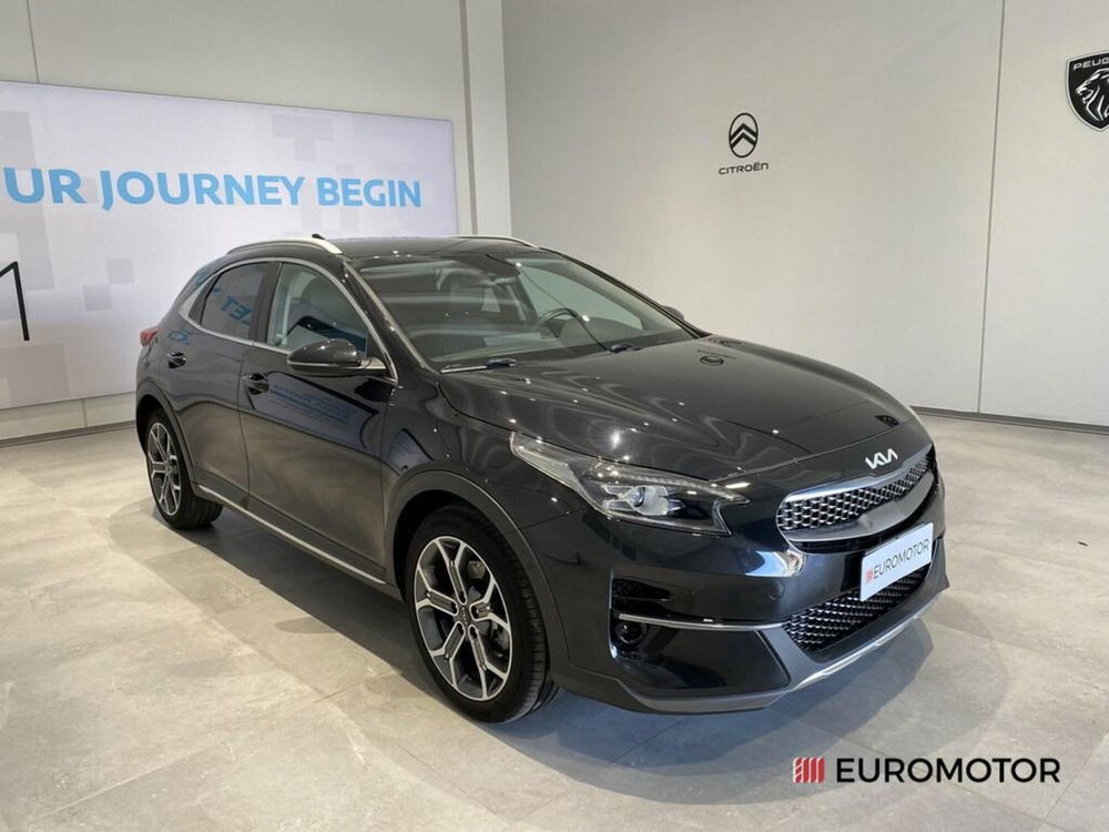 Kia XCeed 1.6 CRDi 136 CV MHEV iMT High Tech del 2022 usata a Modugno (3)