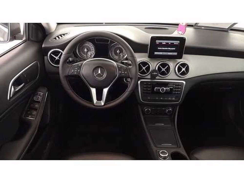 Mercedes-Benz GLA SUV usata a Napoli (12)