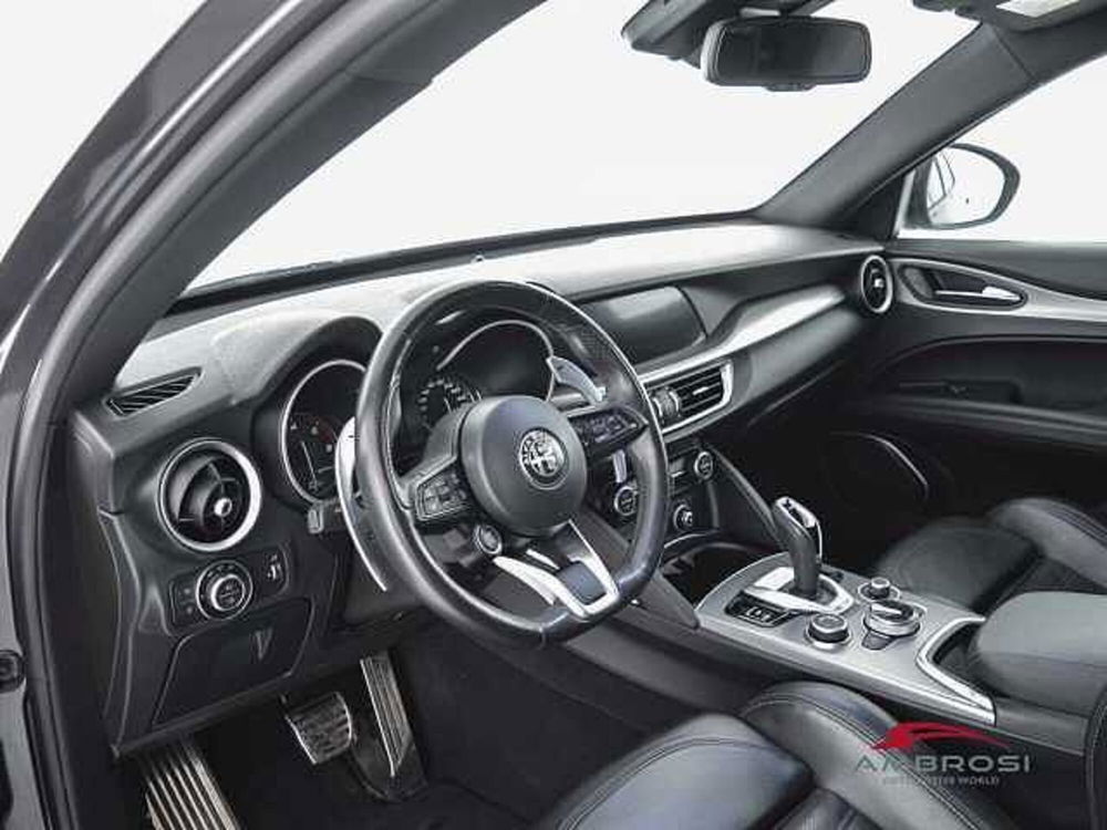 Alfa Romeo Stelvio usata a Viterbo (8)