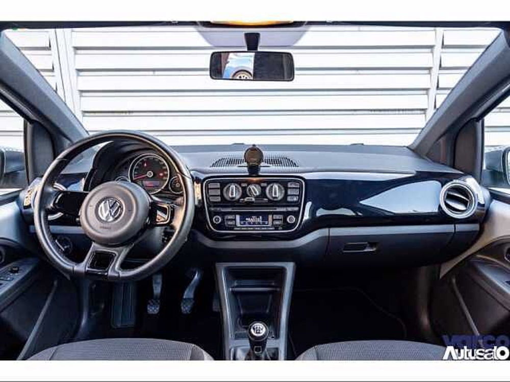 Volkswagen up! usata a Milano (10)