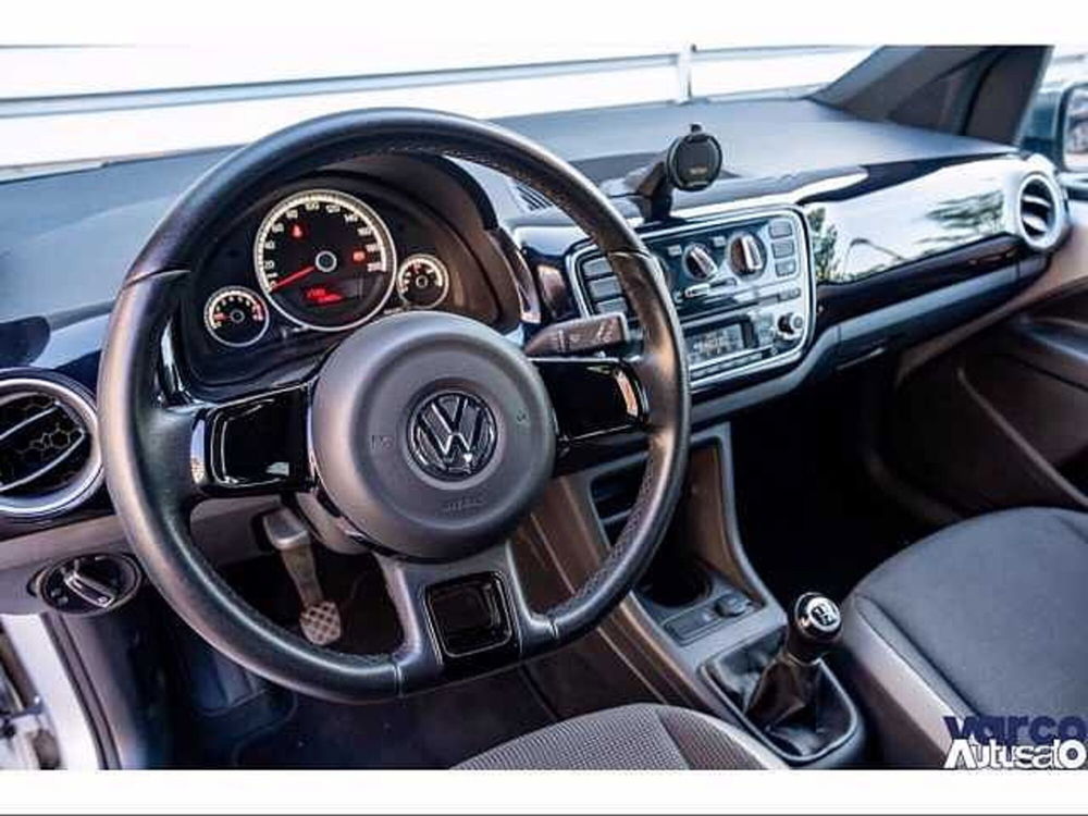 Volkswagen up! usata a Milano (11)