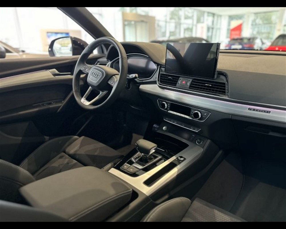 Audi Q5 45 2.0 tfsi mhev 12V Identity Black quattro s-tronic nuova a Conegliano (4)
