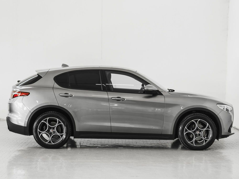 Alfa Romeo Stelvio usata a Prato (6)