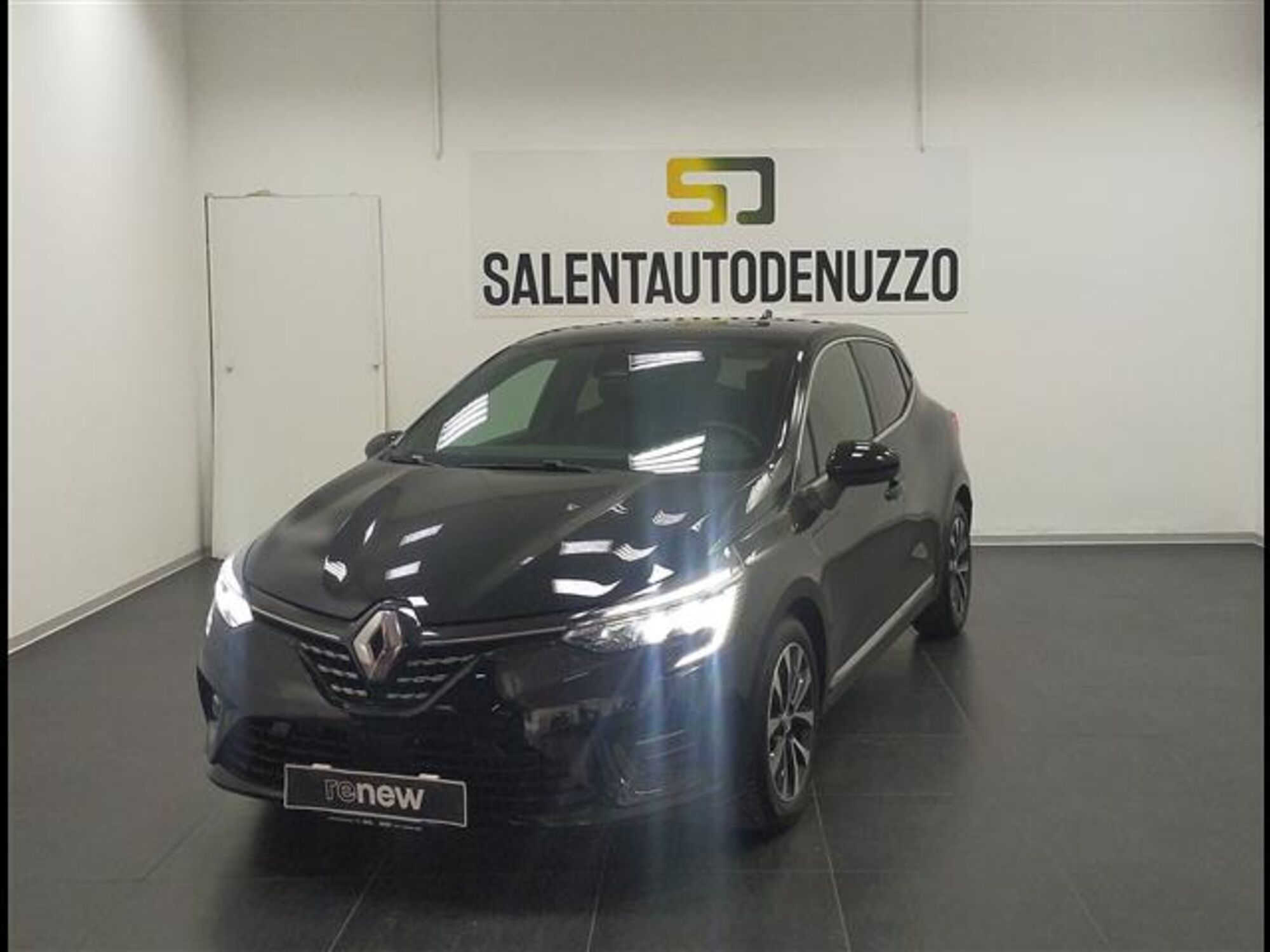 Renault Clio TCe 90 CV 5 porte Techno  del 2023 usata a Lecce