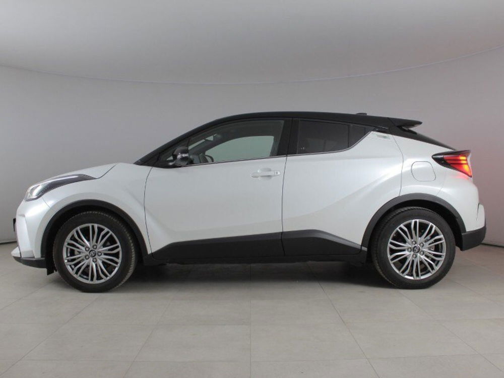 Toyota Toyota C-HR nuova a Palermo (2)