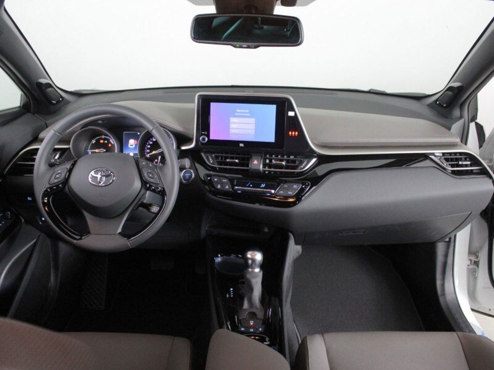 Toyota Toyota C-HR nuova a Palermo (8)