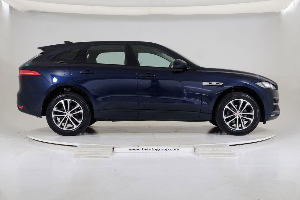 Jaguar F-Pace nuova a Torino (6)