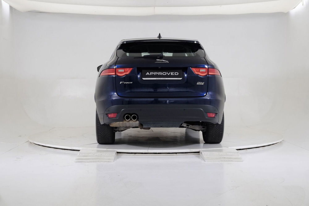 Jaguar F-Pace nuova a Torino (7)