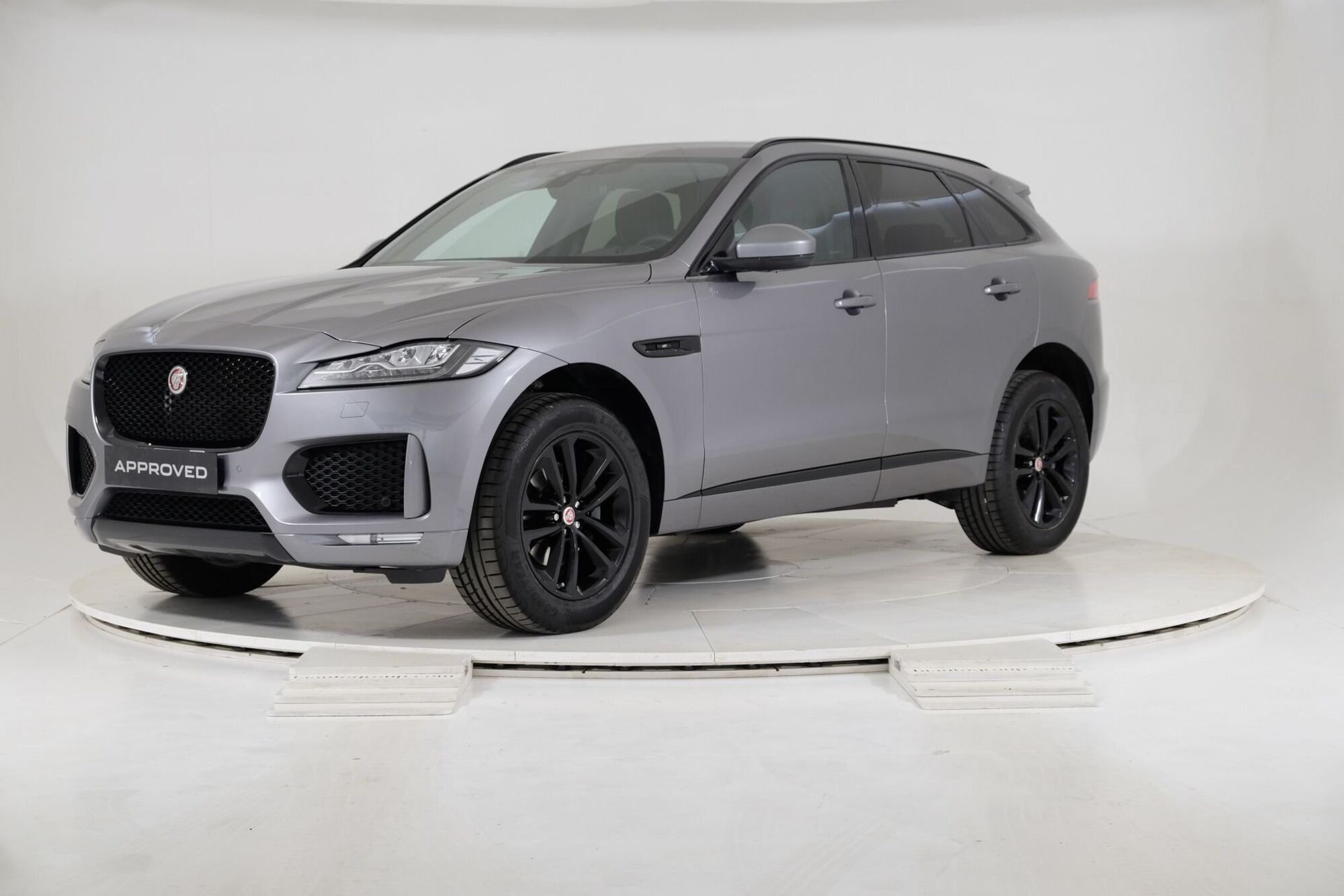 Jaguar F-Pace 2.0 250 CV AWD aut. Chequered Flag del 2021 usata a Torino