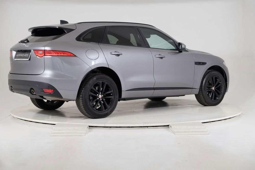 Jaguar F-Pace usata a Torino (2)