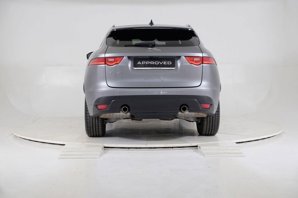 Jaguar F-Pace usata a Torino (7)