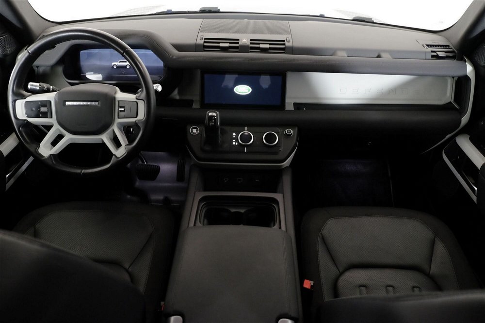 Land Rover Defender 110 2.0 SD4 240CV AWD Auto SE del 2020 usata a Torino (4)