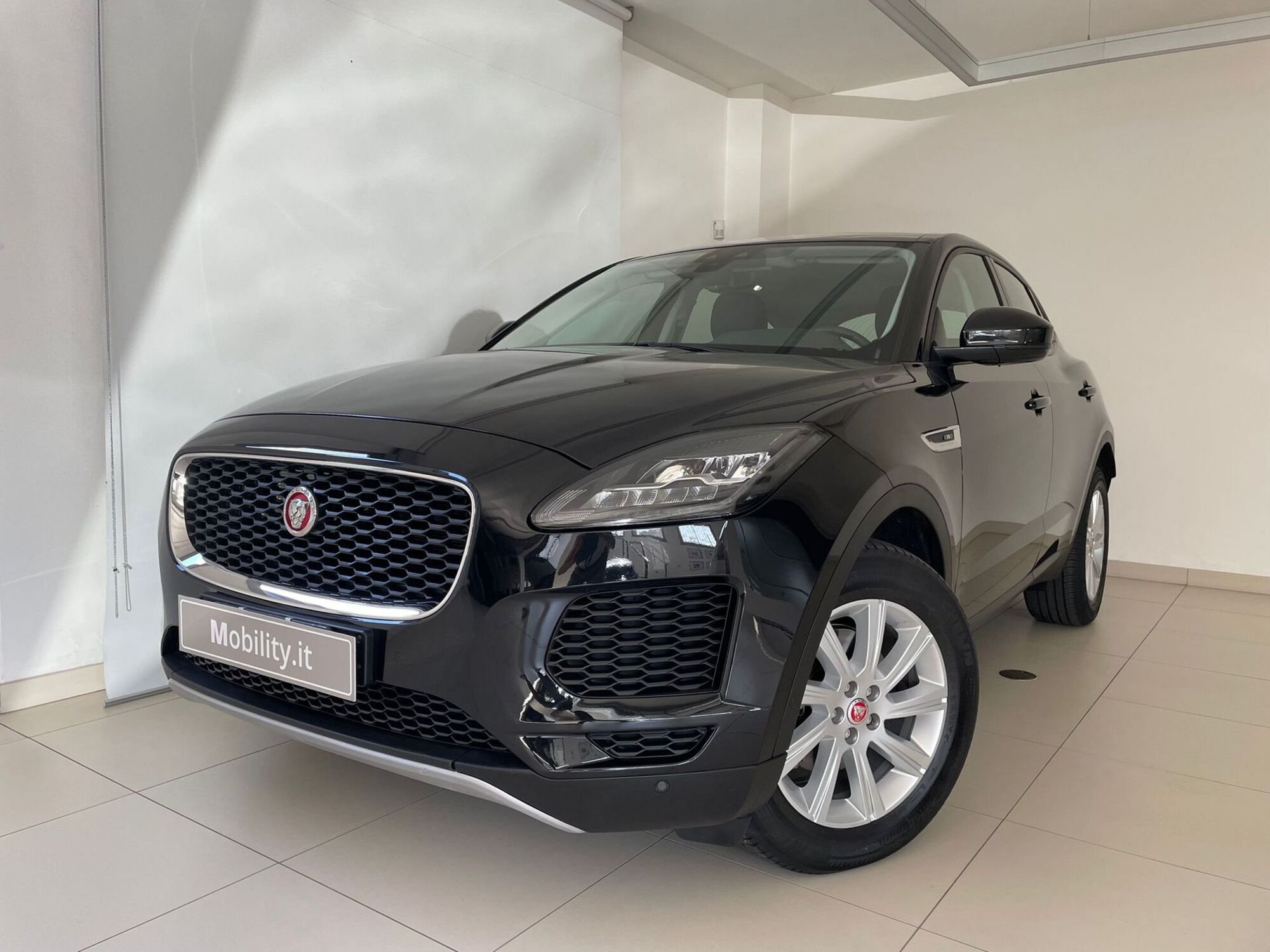 Jaguar E-Pace 2.0D 150 CV AWD aut. S  del 2018 usata a Grumello del Monte