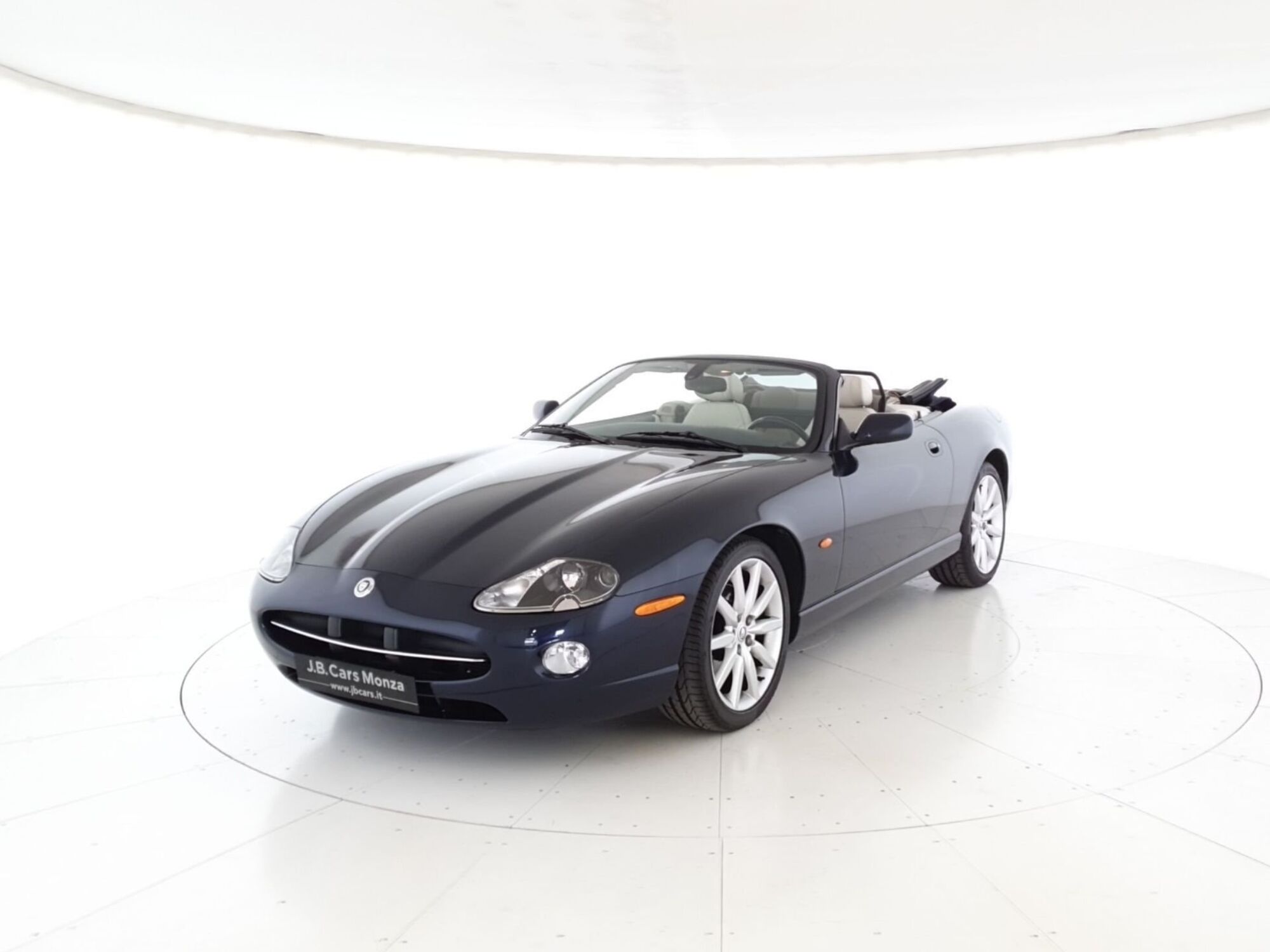 Jaguar XK 4.2 V8 Convertibile  del 2005 usata a Monza