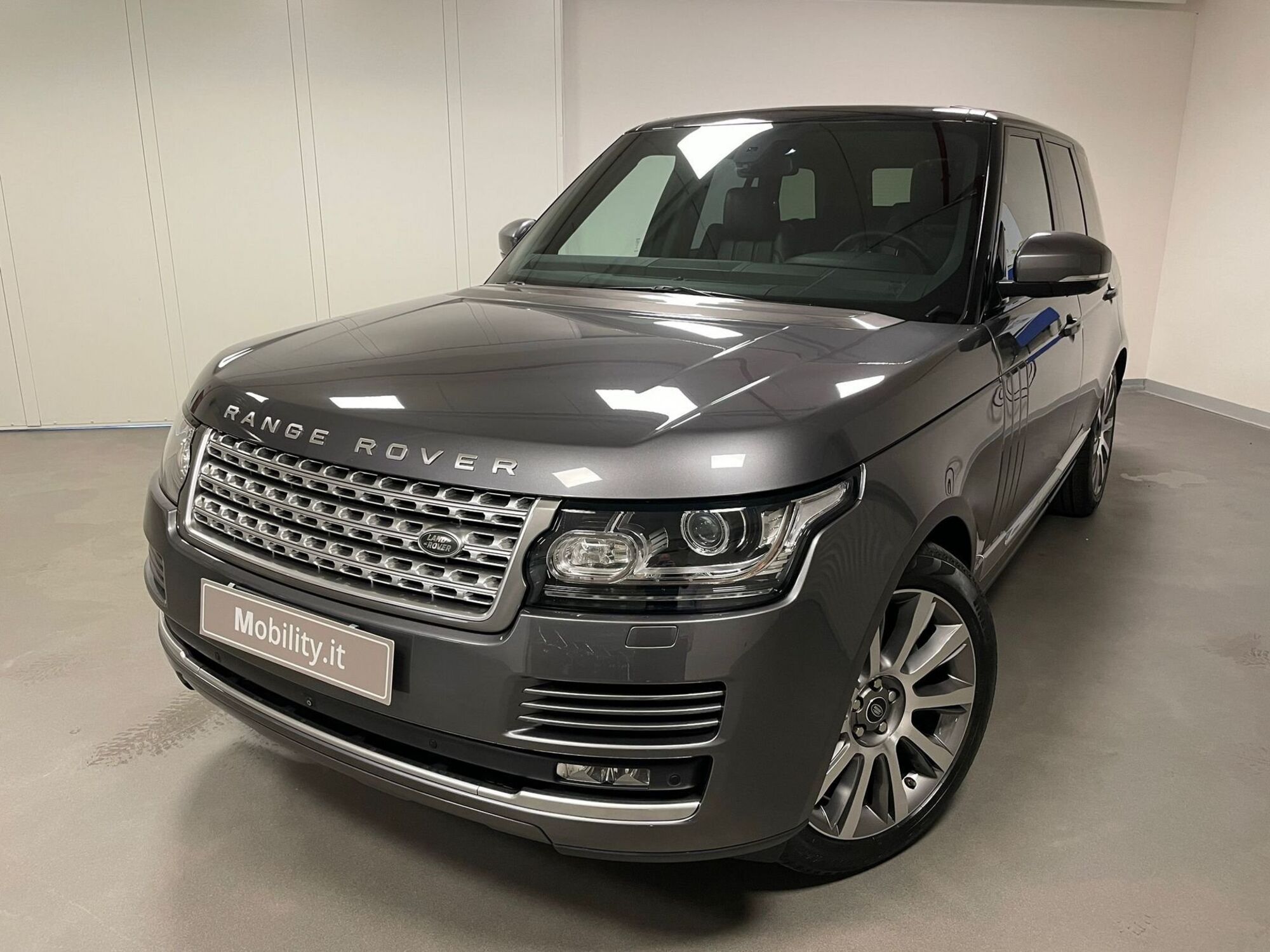 Land Rover Range Rover 3.0 TDV6 Autobiography  del 2016 usata a Milano