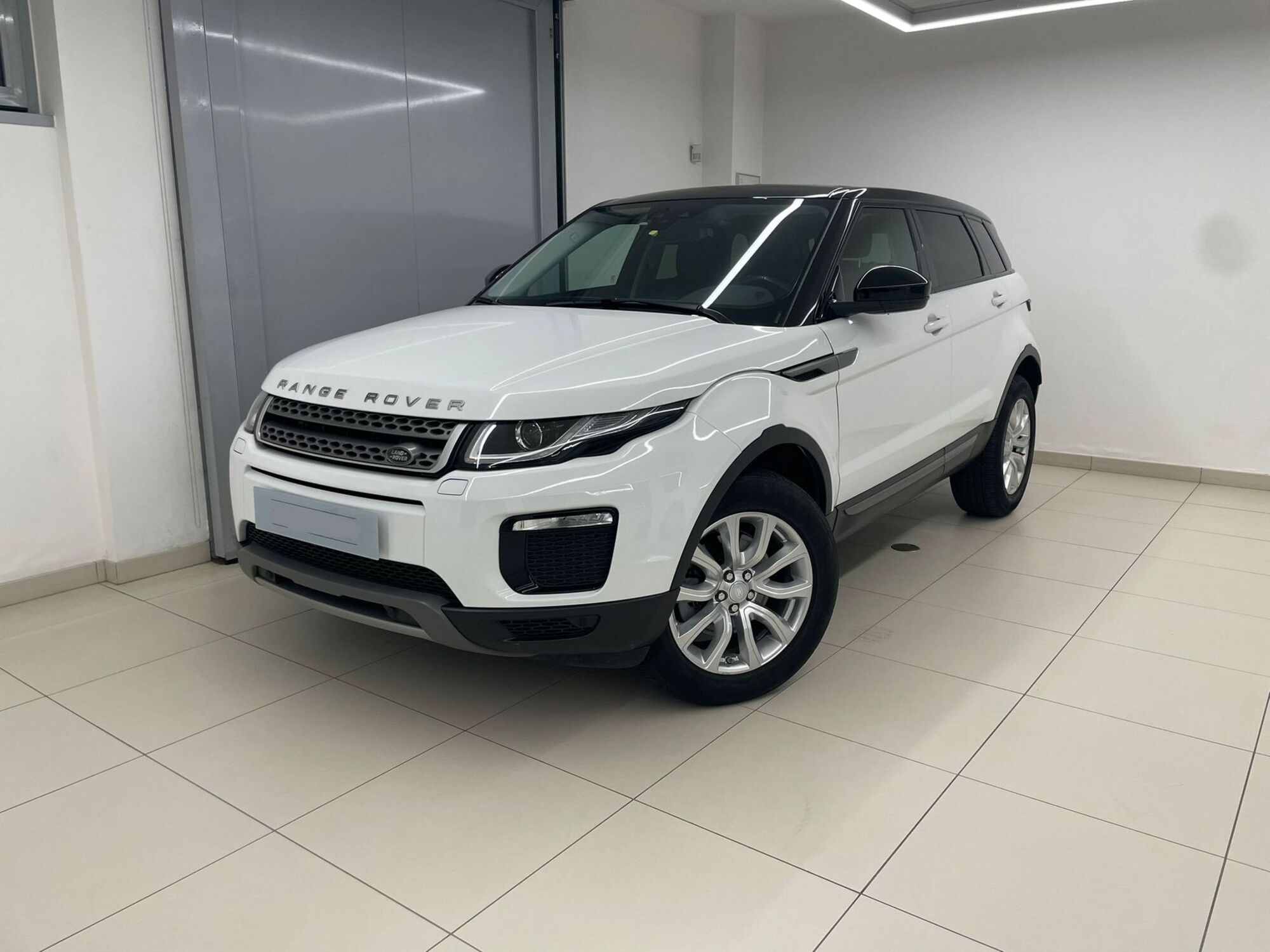 Land Rover Range Rover Evoque 2.0 TD4 150 CV 5p. SE  del 2018 usata a Milano