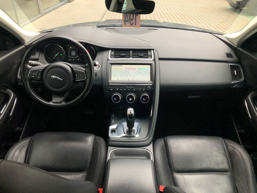 Jaguar E-Pace 2.0D 150 CV AWD aut. R-Dynamic  del 2018 usata a Ferrara (3)