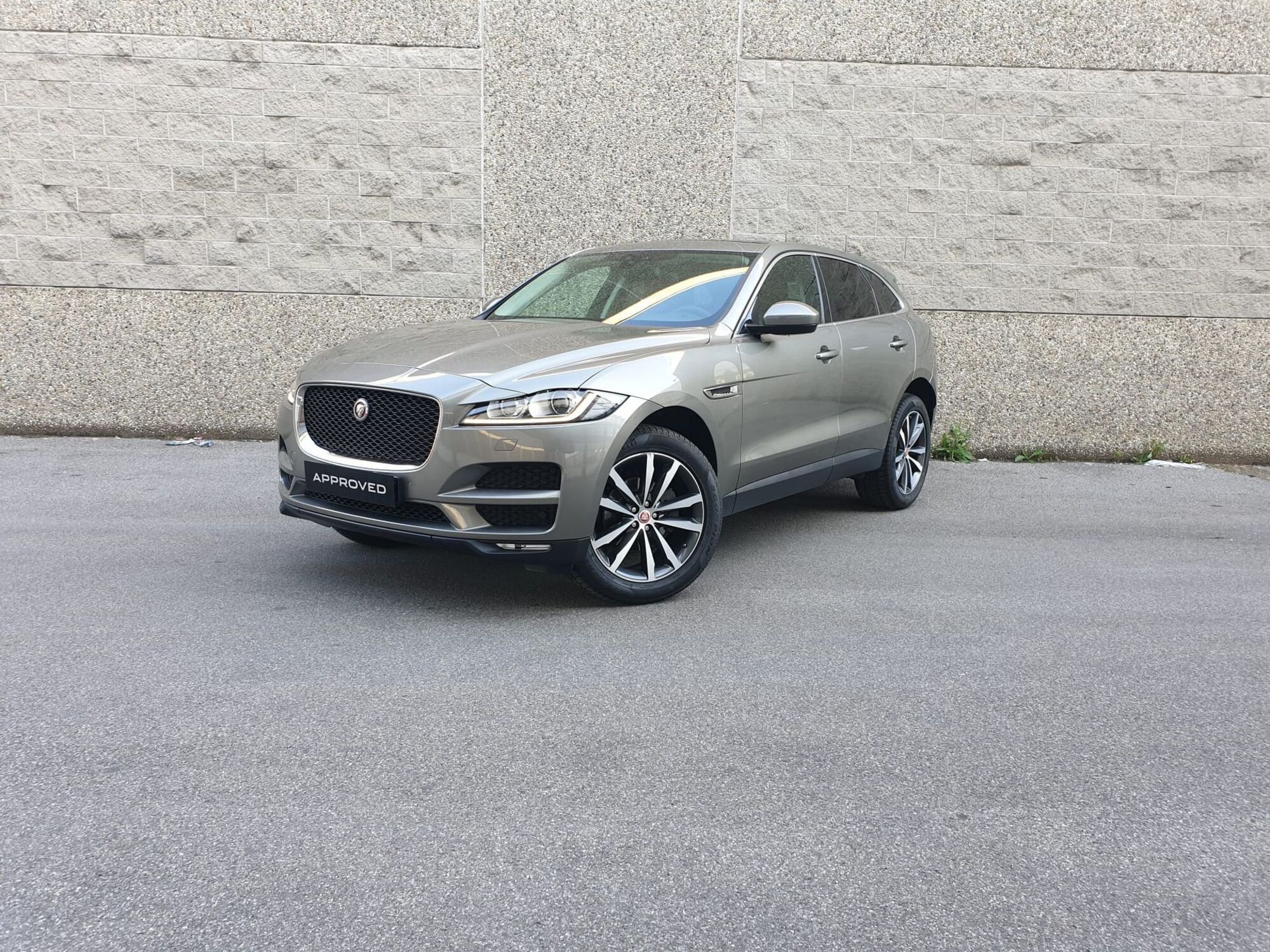 Jaguar F-Pace 2.0 D 240 CV AWD aut. Portfolio  del 2017 usata a Bergamo