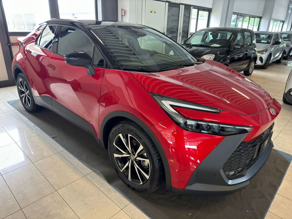 Toyota Toyota C-HR nuova a Ferrara