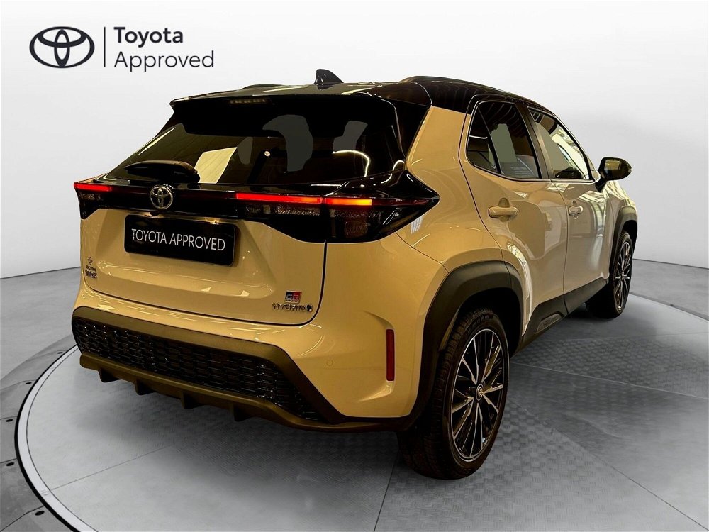 Toyota Yaris Cross 1.5 Hybrid 5p. E-CVT GR SPORT del 2023 usata a Catanzaro (4)