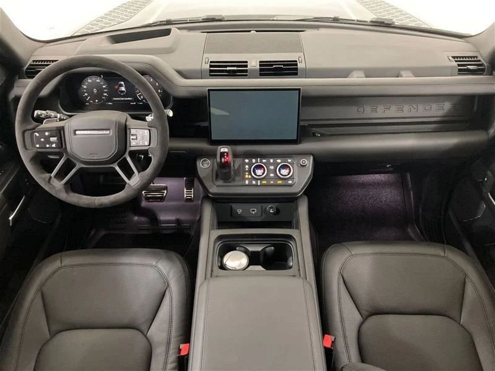 Land Rover Defender 110 5.0 V8 awd 525cv auto del 2022 usata a Pesaro (4)