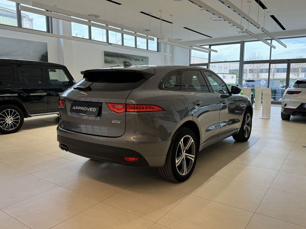 Jaguar F-Pace 2.0 D 180 CV AWD R-Sport  del 2020 usata a Forli' (2)