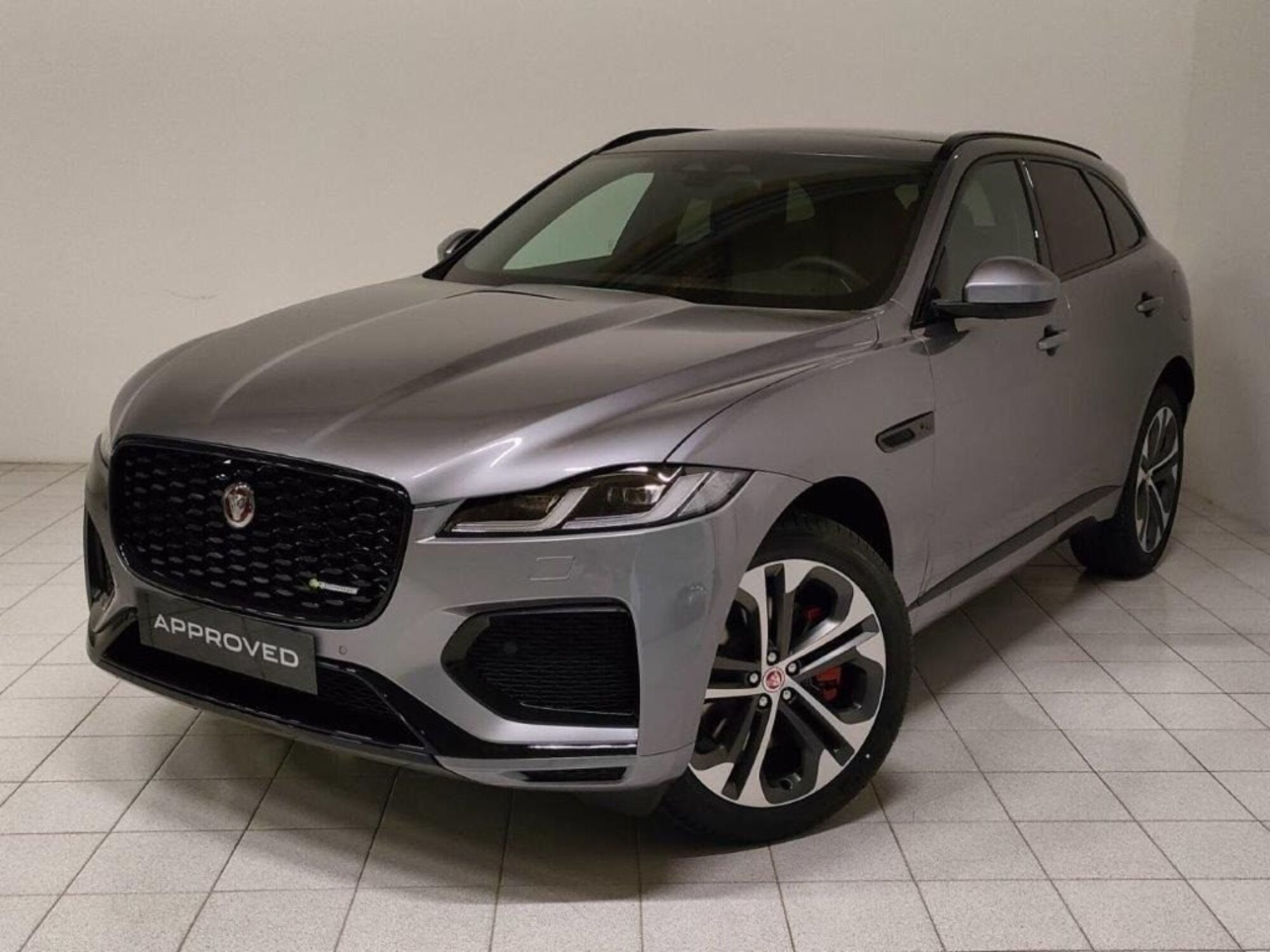 Jaguar F-Pace 2.0 PHEV 404 CV AWD aut. R-Dynamic S  del 2023 usata a Novara