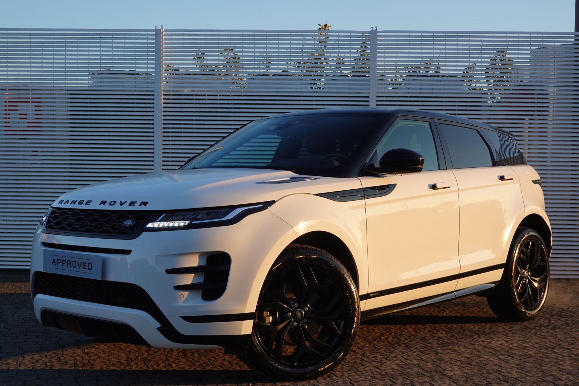 Land Rover Range Rover Evoque 2.0D I4 180 CV AWD Auto R-Dynamic del 2019 usata a San Giovanni Teatino