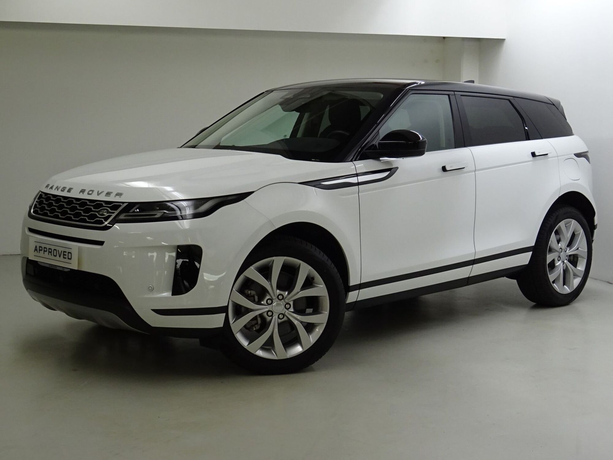 Land Rover Range Rover Evoque 1.5 I3 PHEV 300 CV AWD Auto R-Dynamic SE  del 2023 usata a Tavernerio