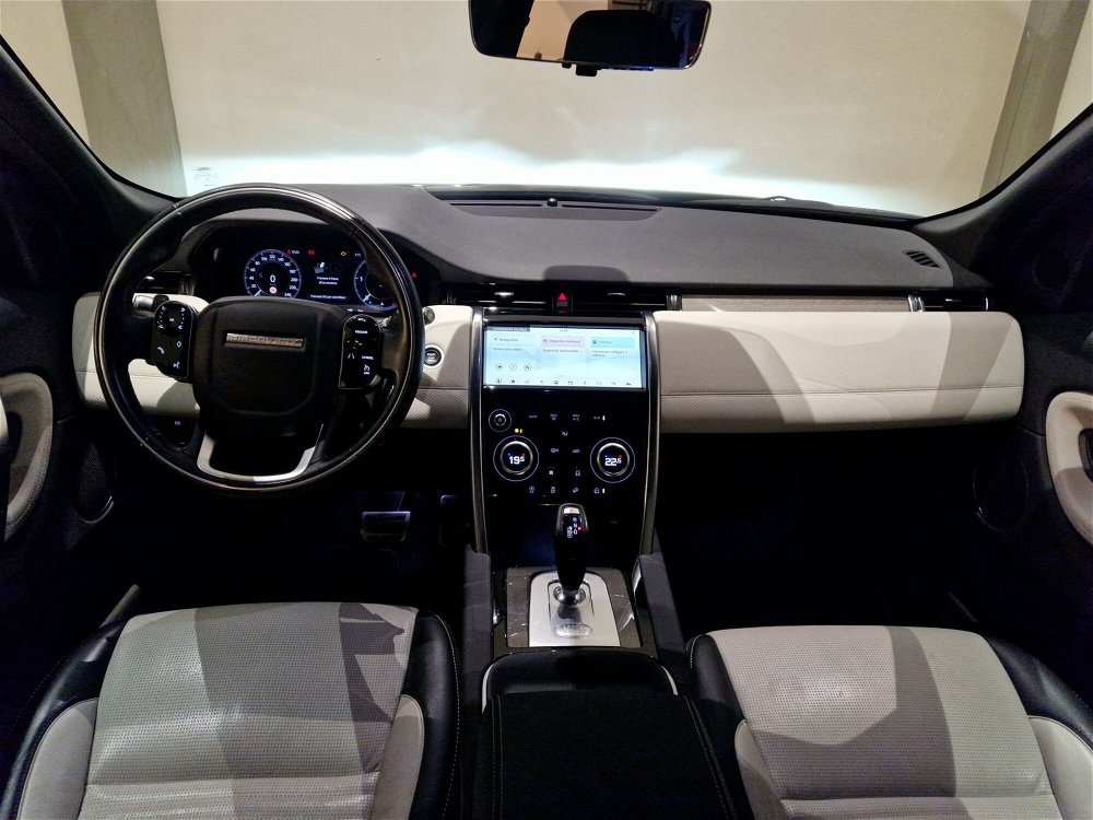 Land Rover Discovery Sport 2.0 TD4 180 CV AWD Auto R-Dynamic S del 2020 usata a Agliana (4)